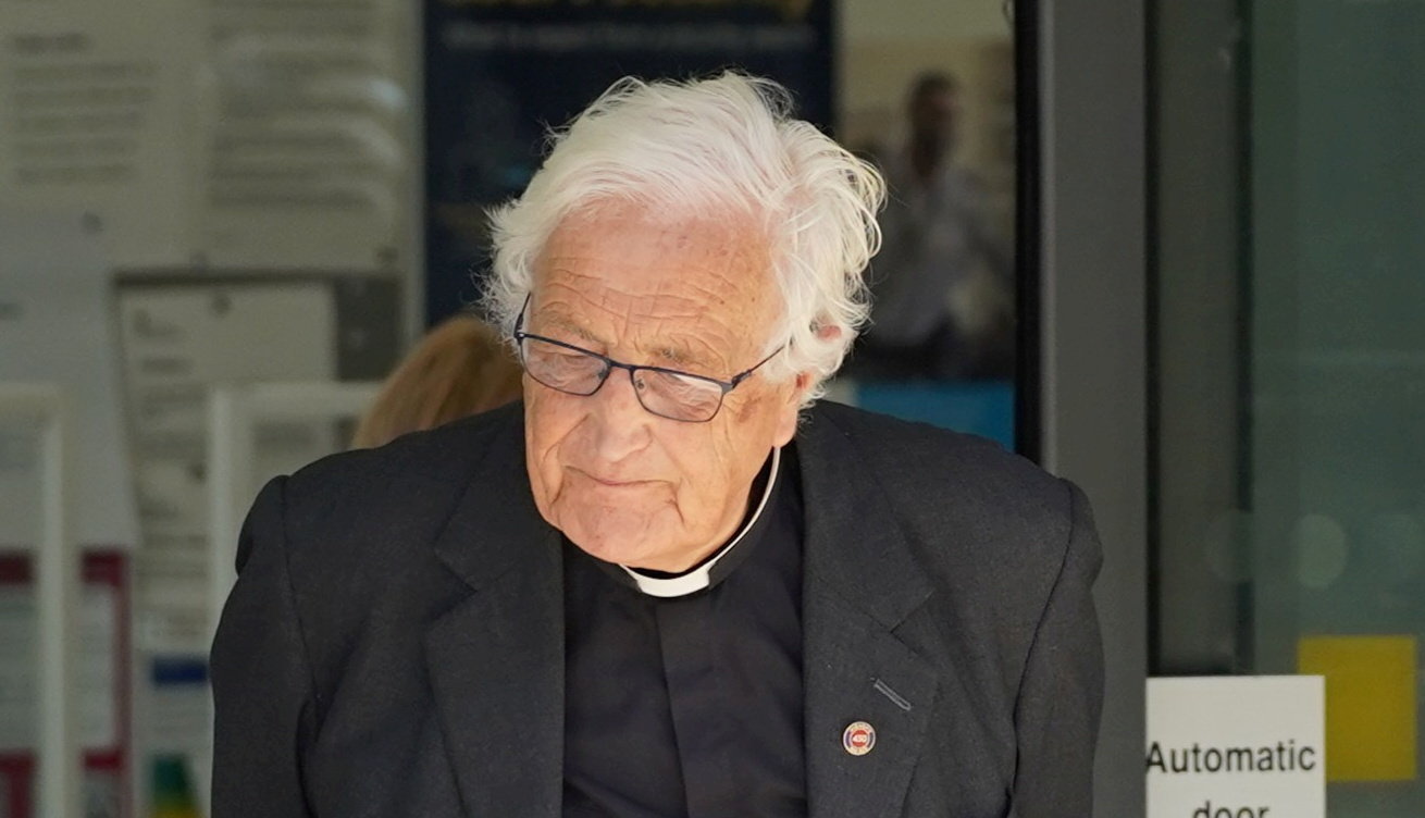 Vicar, 82, accused of crash that left woman without fingers - Discover SWNS