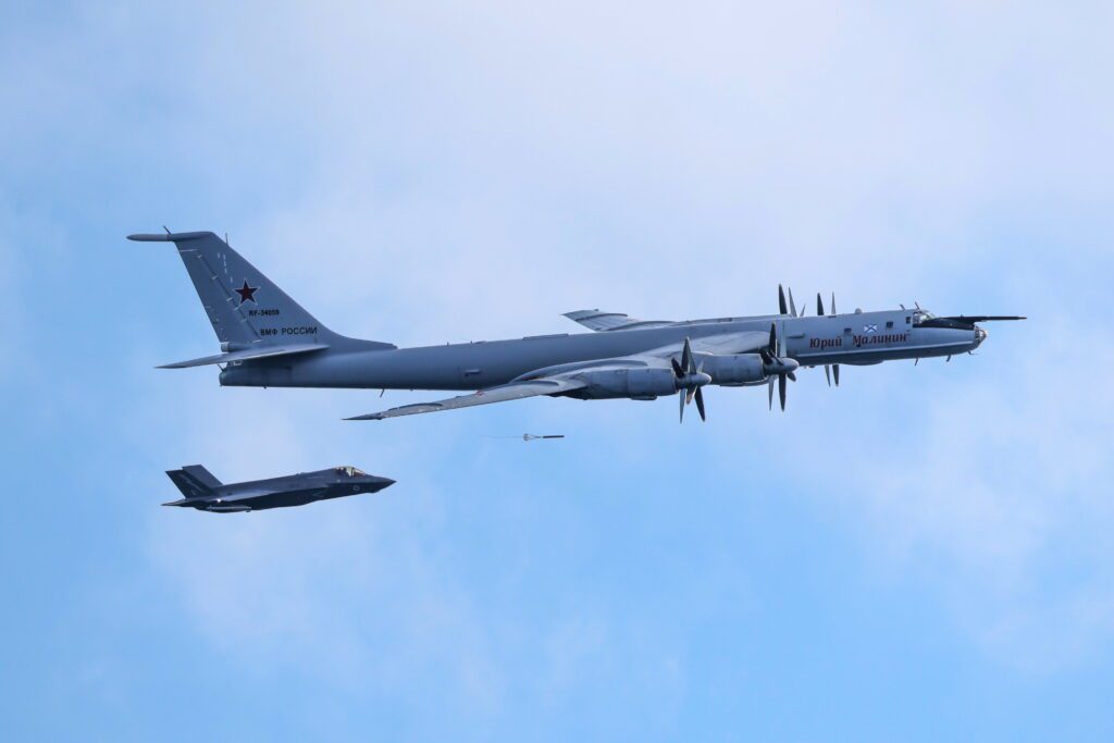 UK jets scrambled as Russian aircraft drops sensors near carrier - Discover SWNS